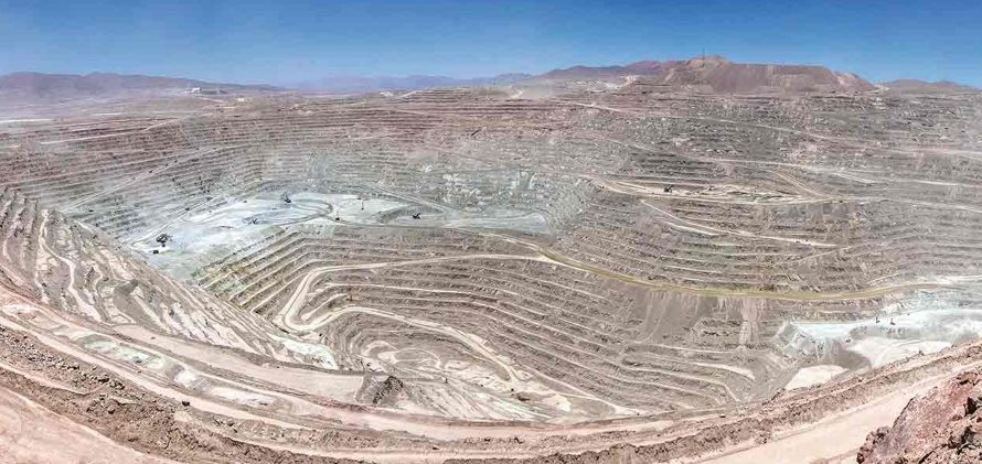 Escondida eleva producción de cobre en 20% y BHP proyecta limitado impacto de guerra comercial